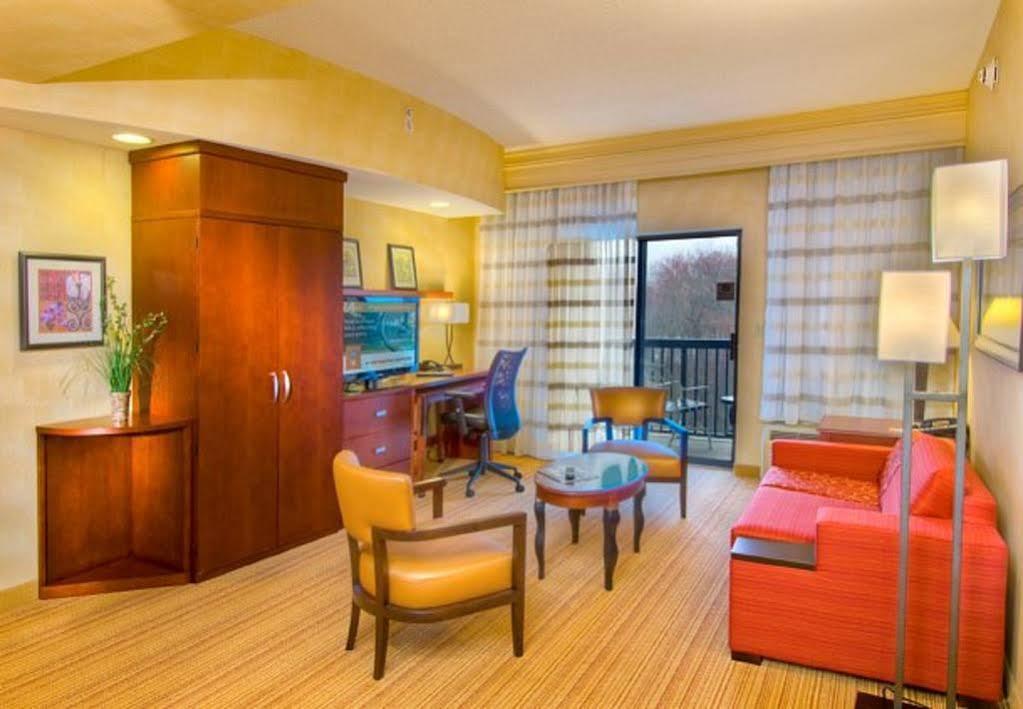 Courtyard Lancaster Ξενοδοχείο Fertility Εξωτερικό φωτογραφία