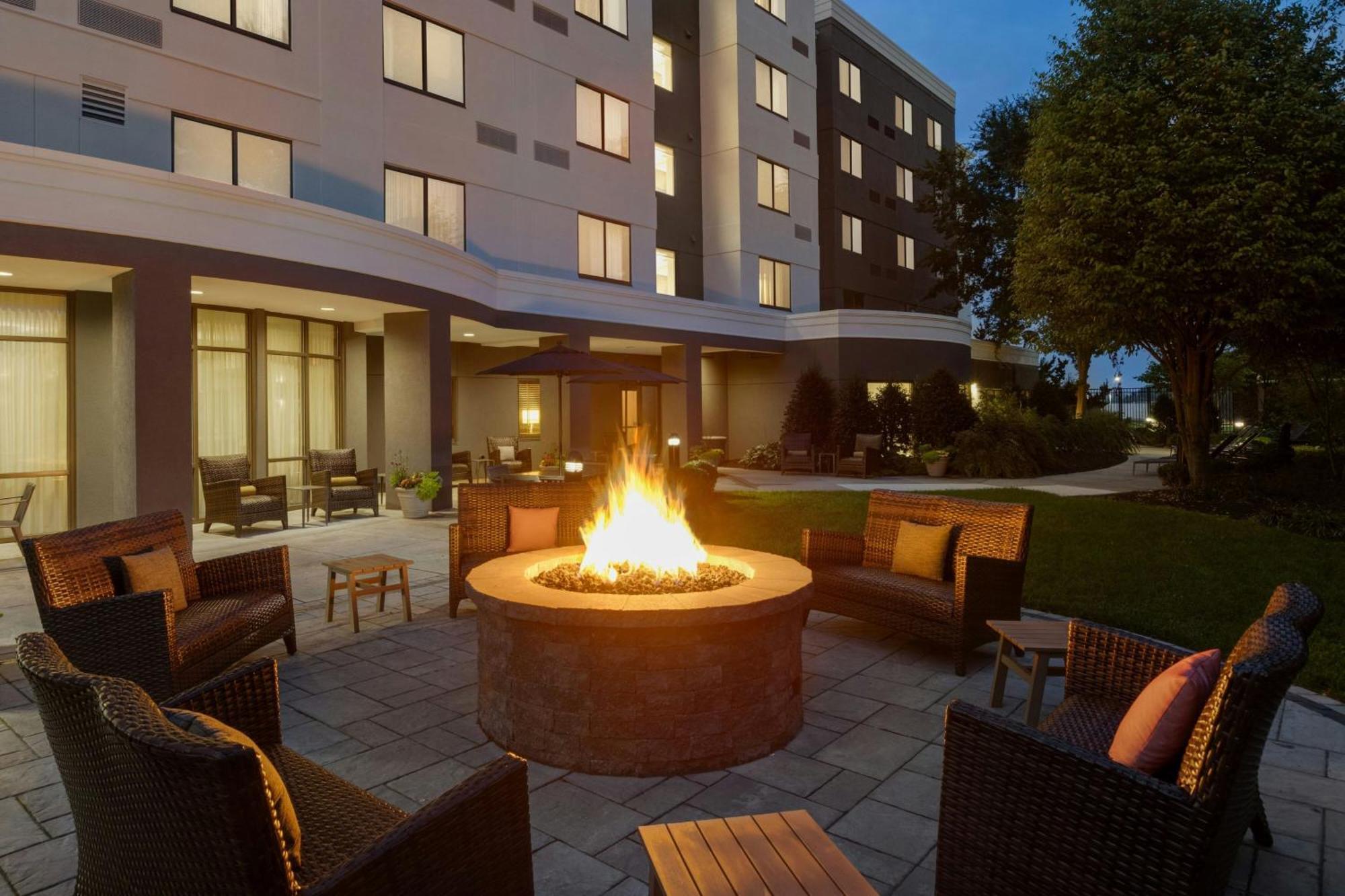 Courtyard Lancaster Ξενοδοχείο Fertility Εξωτερικό φωτογραφία