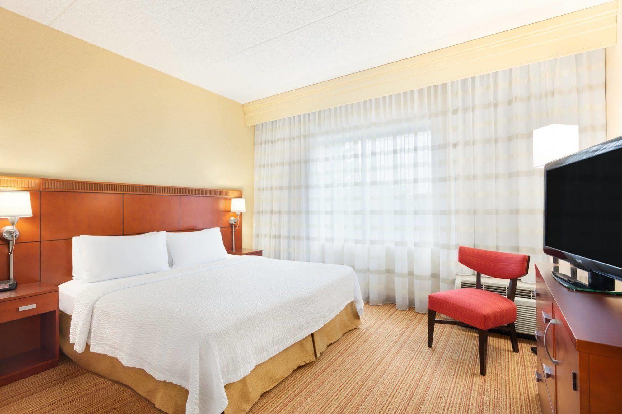 Courtyard Lancaster Ξενοδοχείο Fertility Εξωτερικό φωτογραφία