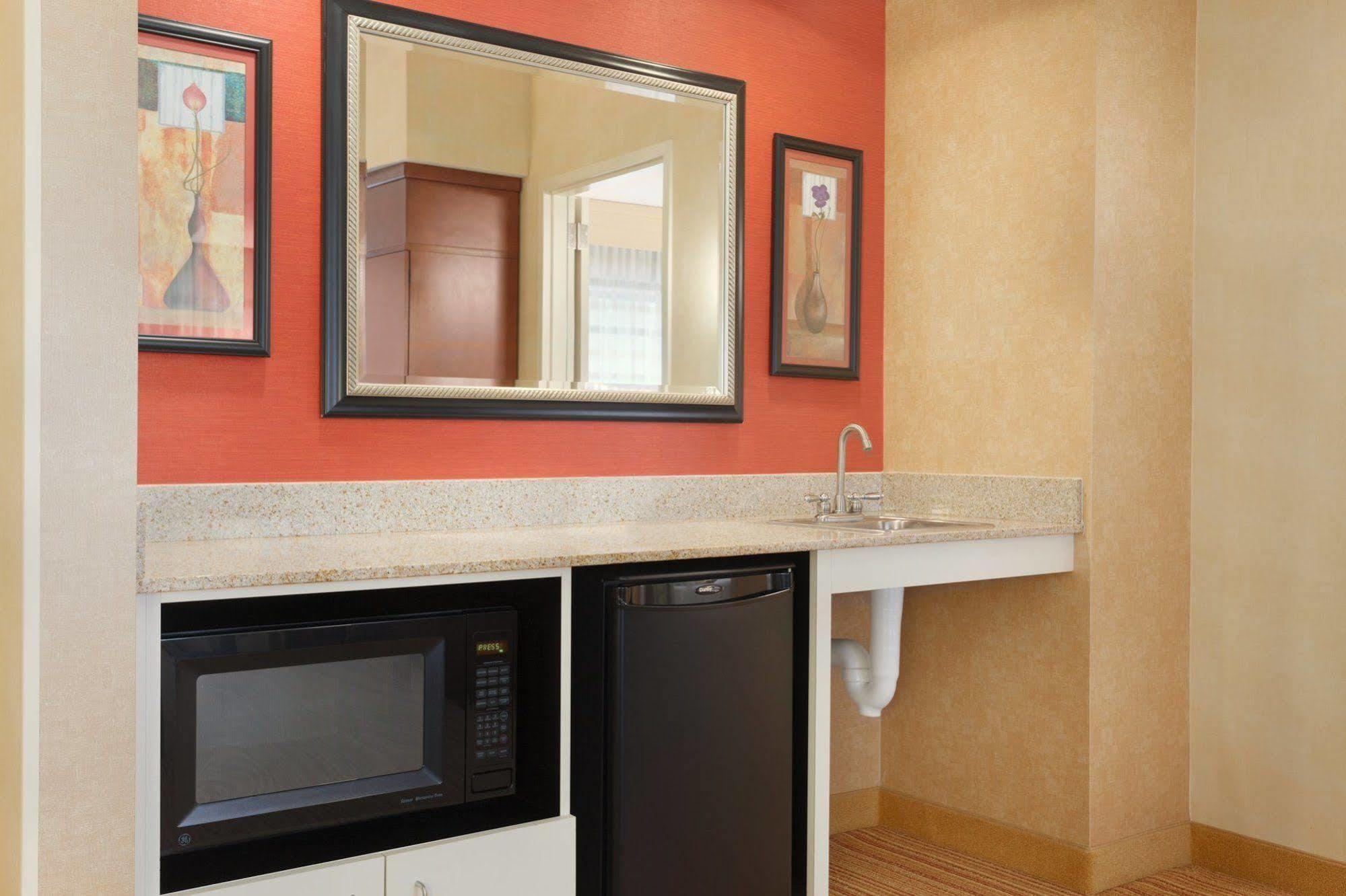 Courtyard Lancaster Ξενοδοχείο Fertility Εξωτερικό φωτογραφία